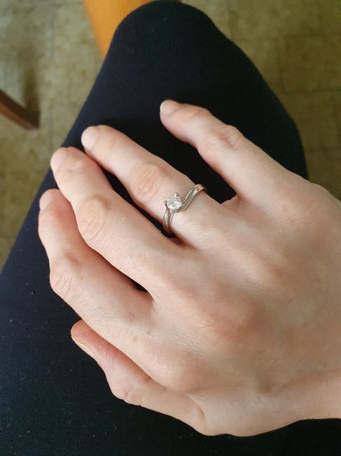 E ora mostraci una foto del tuo anello di fidanzamento! 12