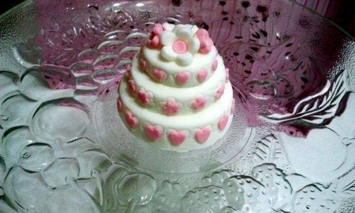 Mini wedding cake in pasta di zucchero
