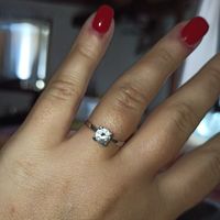 E ora mostraci una foto del tuo anello di fidanzamento! - 1