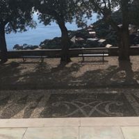 Uscendo dalla chiesa. Questa è la vista