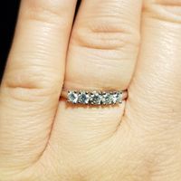 E ora mostraci una foto del tuo anello di fidanzamento! - 1