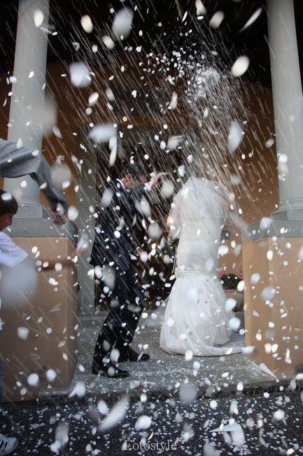 TANTO RISO E CORIANDOLI