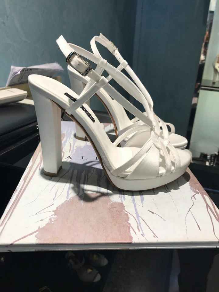 Scarpe trovate! - 1