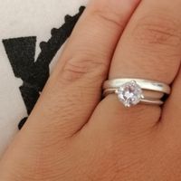 E ora mostraci una foto del tuo anello di fidanzamento! - 1