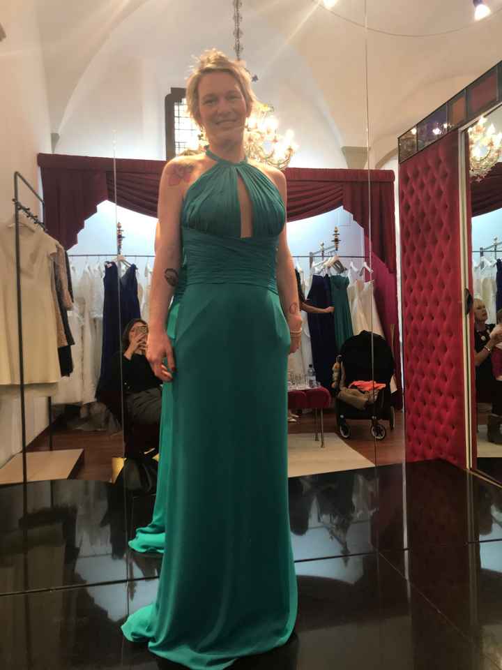 Vestiti per mamma e sorelle - 1