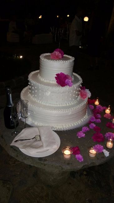 Torta con fiori di carta