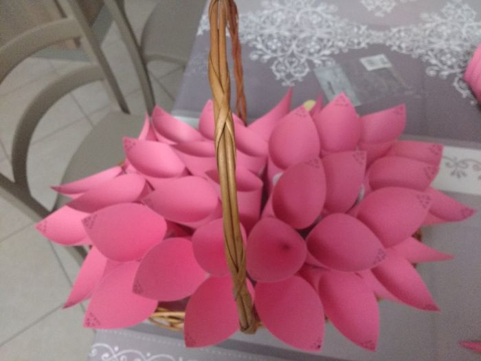 Coni per riso e petali