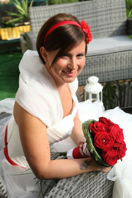 Club dell'abito bianco e rosso - 2