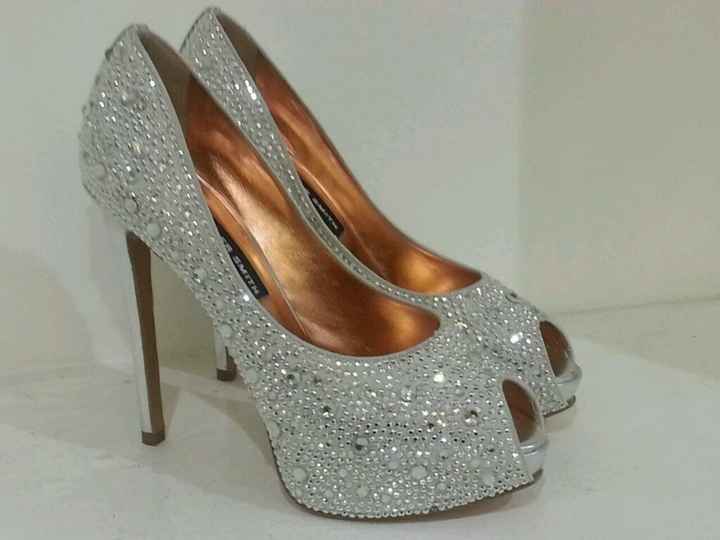 Scarpe sposa....bianche o colorate? mi fate vedere le vostre? - 1