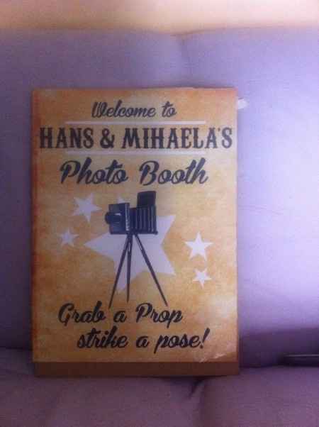 L'insegna per photo booth con i nostri nomi