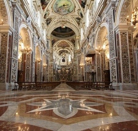 LA CHIESA: CASA PROFESSA