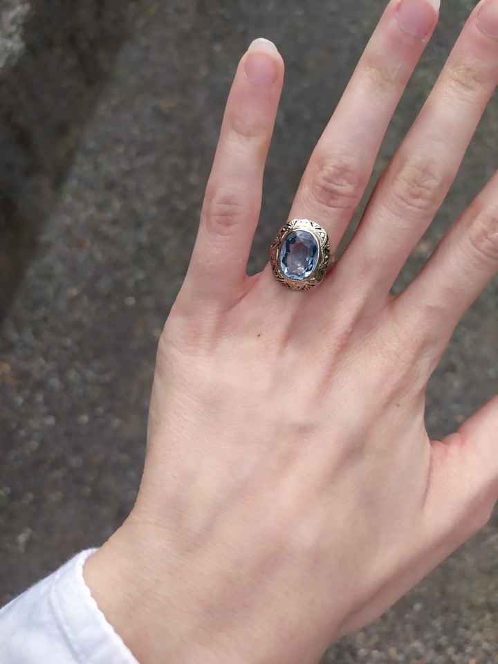 E ora mostraci una foto del tuo anello di fidanzamento! - 1