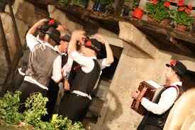 Le Nozze Carsiche: un matrimonio che coinvolge un intero paese - 12