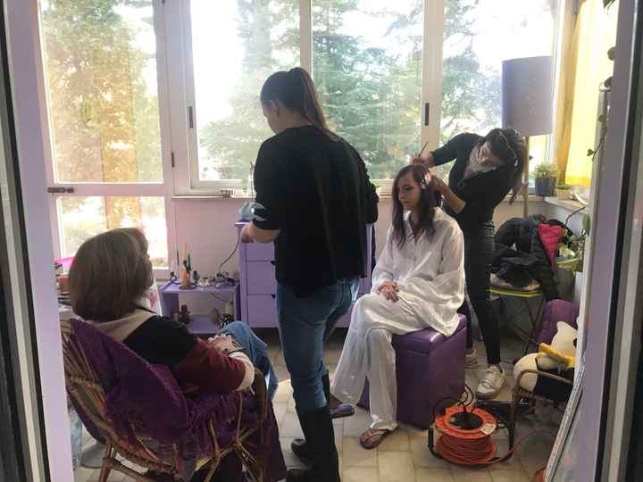 Abbigliamento sposa durante la preparazione - 1