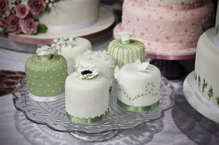 Weeding cake