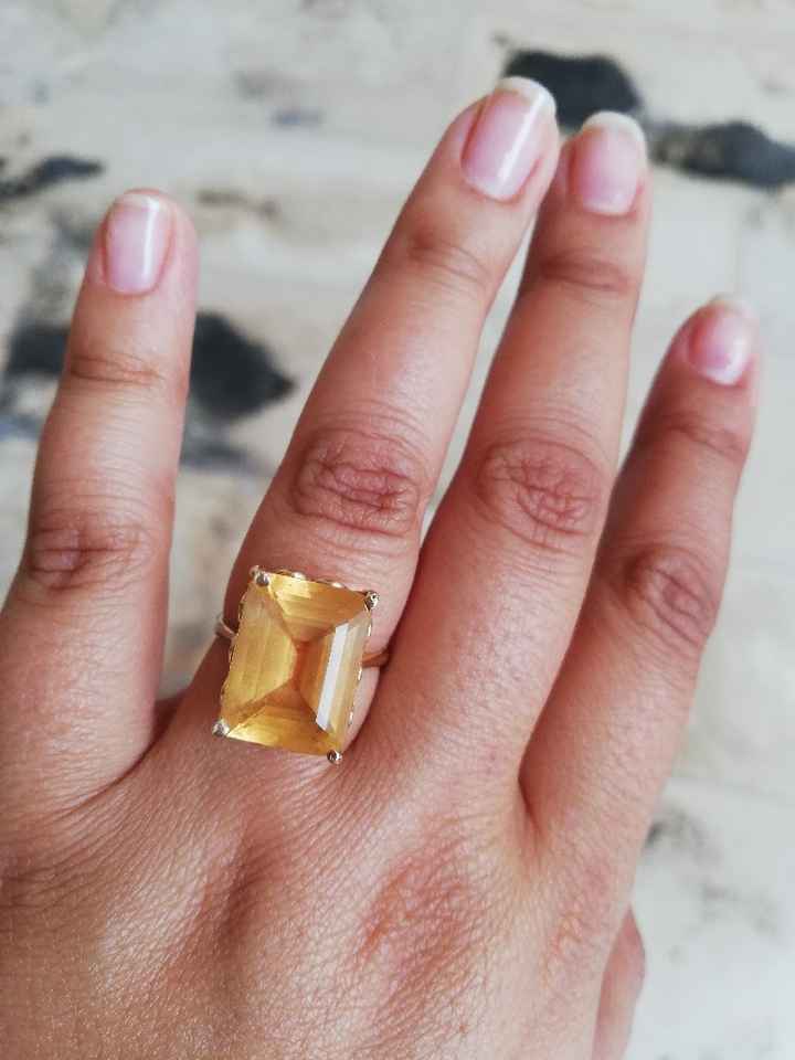 E ora mostraci una foto del tuo anello di fidanzamento! - 1