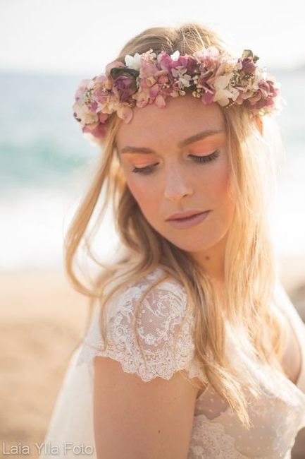 Sposa con corona di fiori