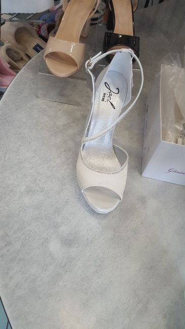 Quanto vi sono costate le scarpe da sposa? - 1