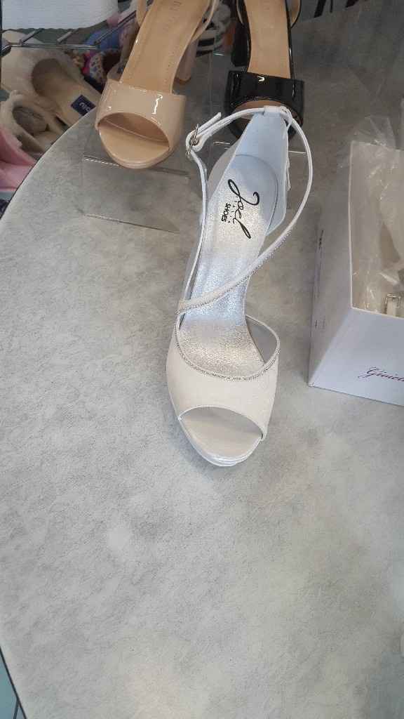 Alla ricerca delle scarpe - 2