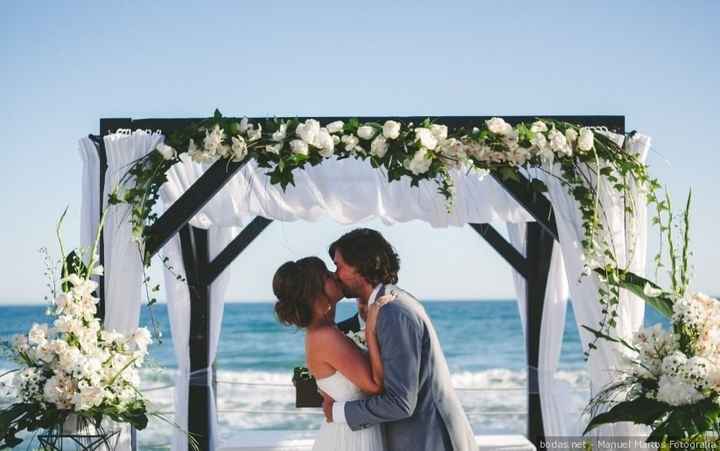 Idee per un matrimonio total white