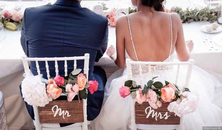 Scegliereste queste sedie per il vostro ricevimento nuziale? - 1