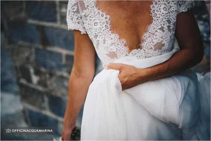 La scollatura del tuo abito è... - 1