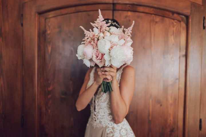 Scopri il tuo bouquet in base all'abito da sposa - 1