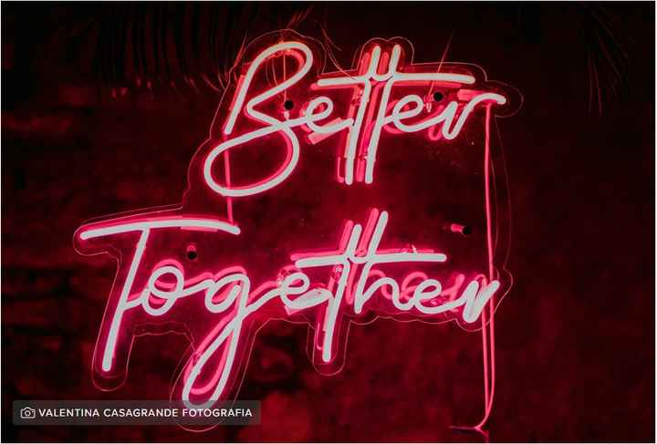 Insegne luminose: quanti ovetti date? - 1