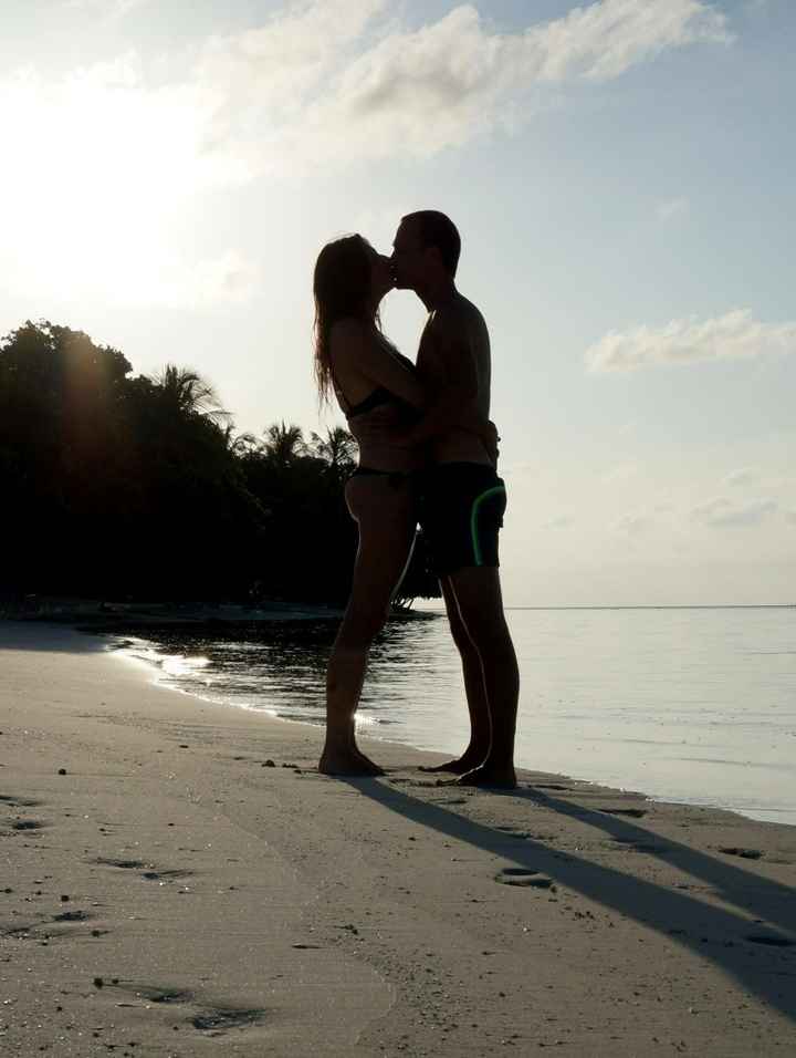 6 luglio: giornata mondiale del bacio - 1