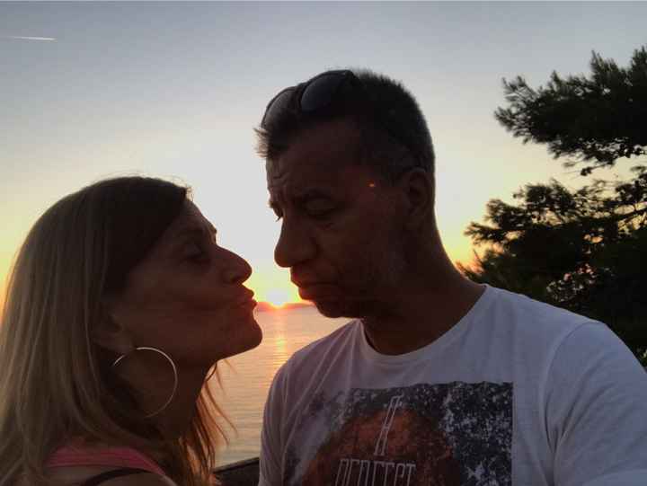 Postate una foto di voi due 👇 - 1