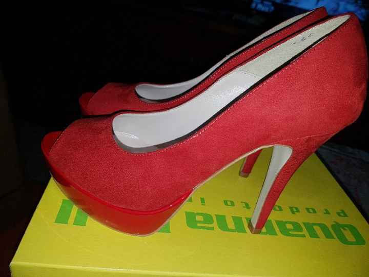 Aiuto!!non trovo le scarpe rosse!! - 1