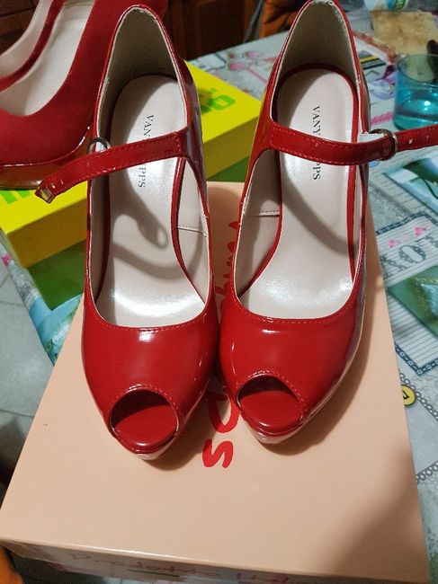 Aiuto!!non trovo le scarpe rosse!! - 2