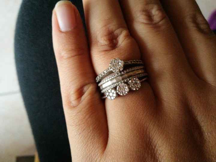 Solitario :domanda un po' frivola : quante volte lo guardate , vi piace? Lo volevate diversamente? P