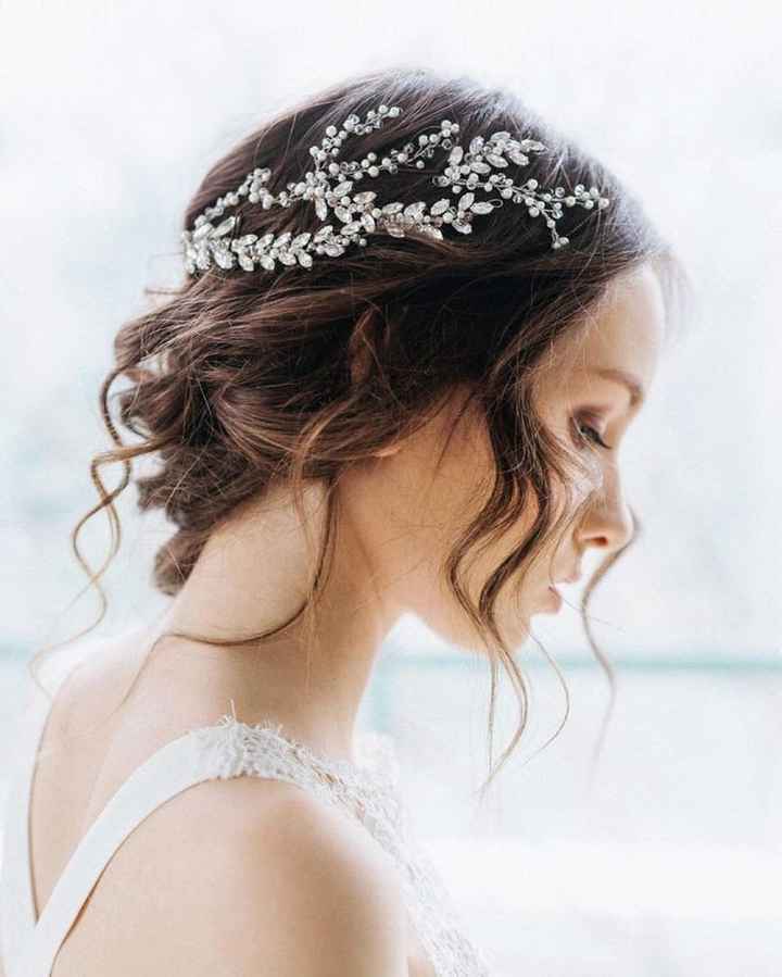 Accessorio per capelli 