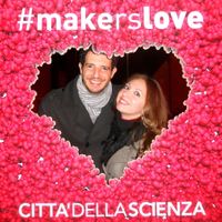 Le nostre foto più belle...sarebbe carino spargerle per la cerimonia?