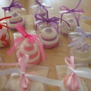 mini wedding cake
