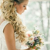 Acconciatura semi raccolta - 2