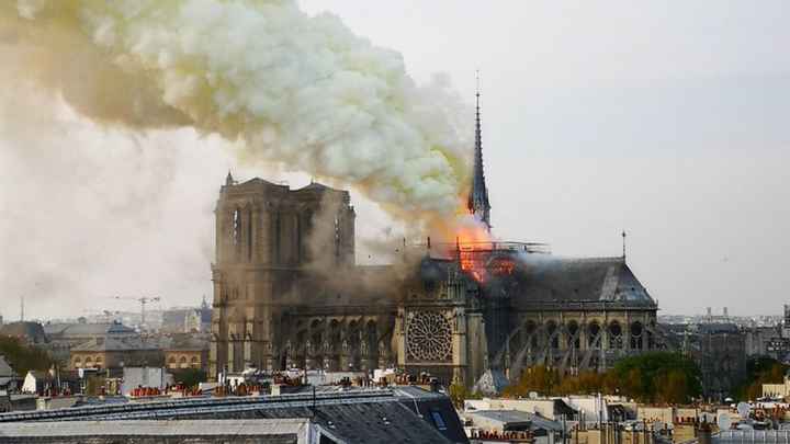 Notre Dame bruciata 💔 - 1