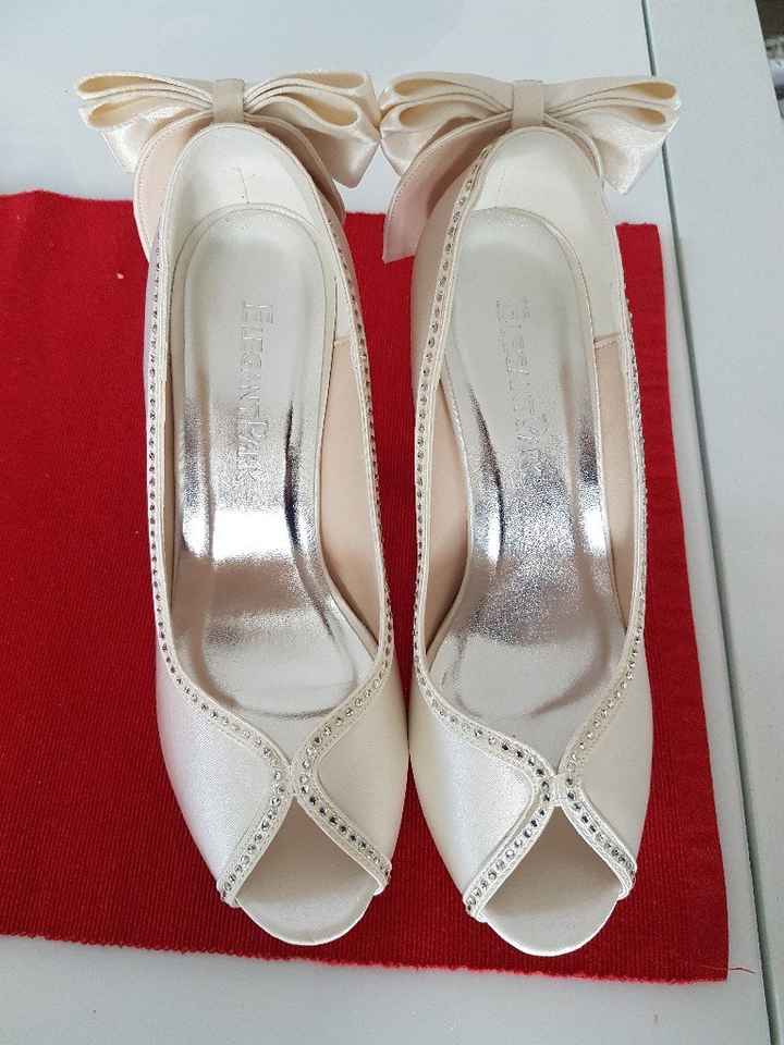  Scarpe, scarpe ed ancora scarpe! - 1