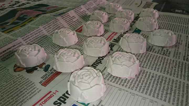 Rose di gesso e profumo - 2