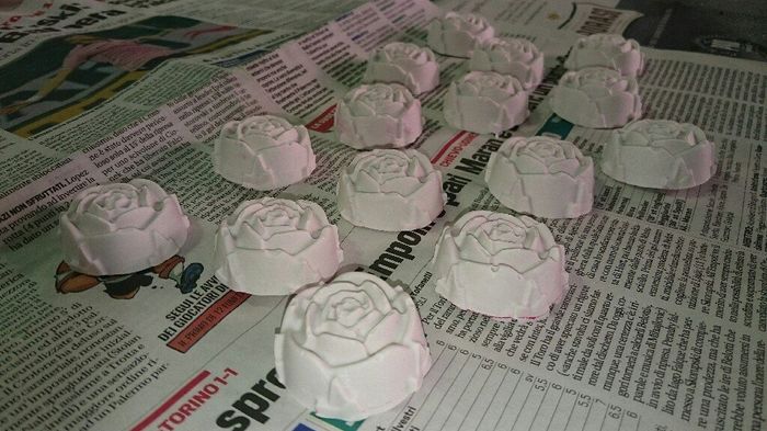 Rose di gesso e profumo - 2