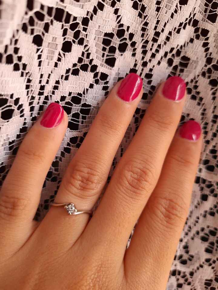 E ora mostraci una foto del tuo anello di fidanzamento! - 1