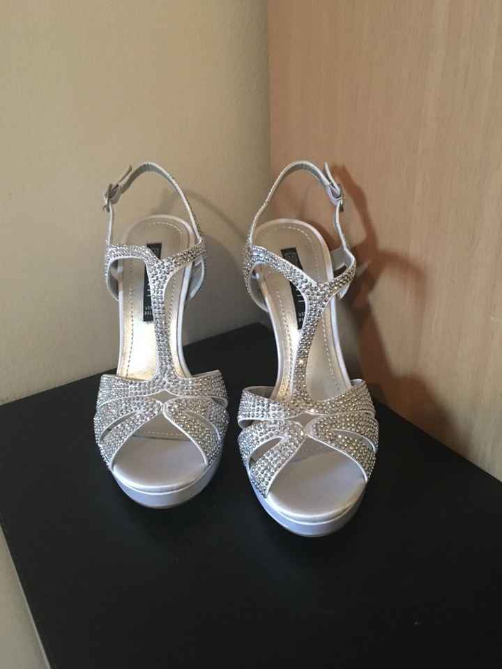 Le mie scarpe (e gli orecchini) - 1