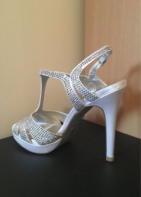 Le mie scarpe (e gli orecchini) - 2