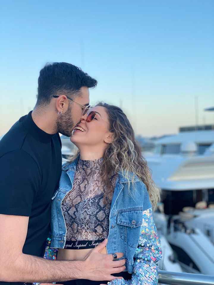 Postate una foto di voi due 👇 - 1