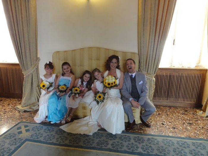 Marito e damigelle (nipotine)