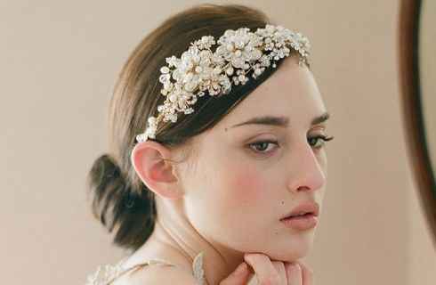 Con questo accessorio capelli che acconciatura - 0