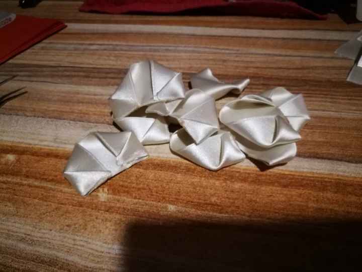 Rose con nastrino - 8