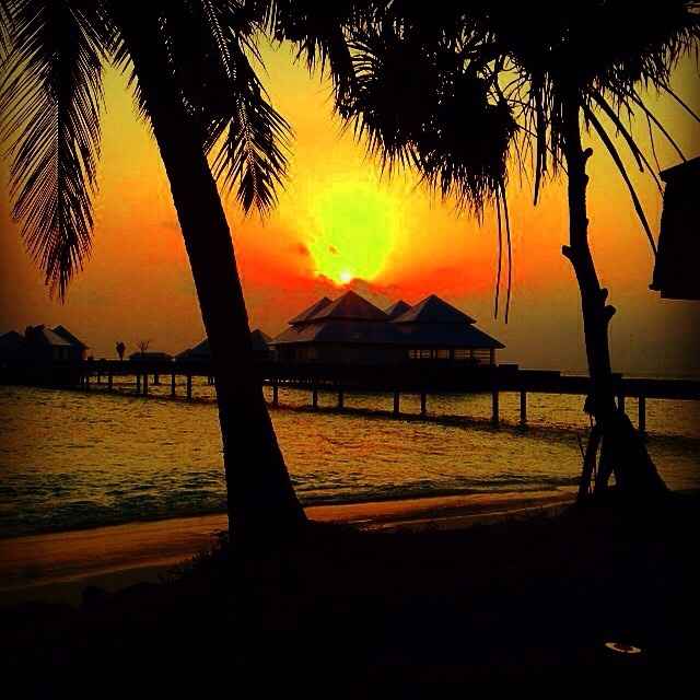 Tramonto maldive