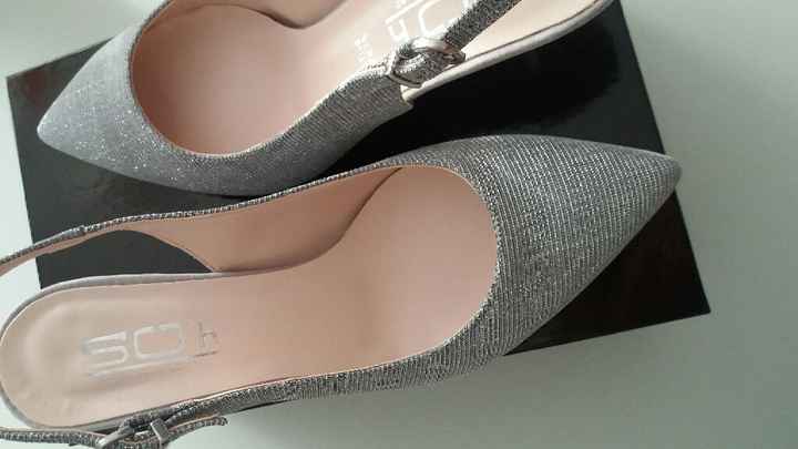 Sono curiosa di vedere le vostre scarpe. .. - 1